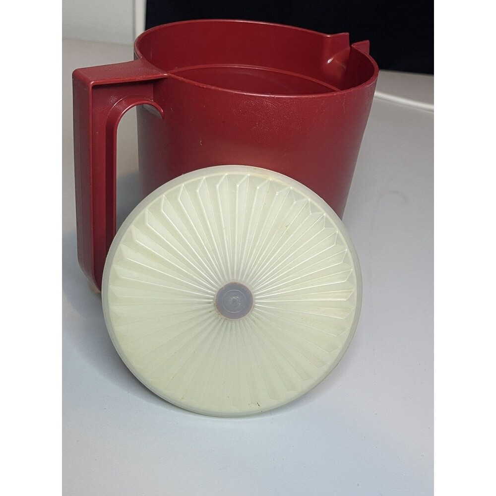 Vintage Tupperware Pitcher 1575-6 Push Button Seal Holds 1.5 QT Harvest Red